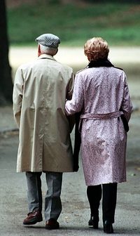 elderlycouple5a.jpg